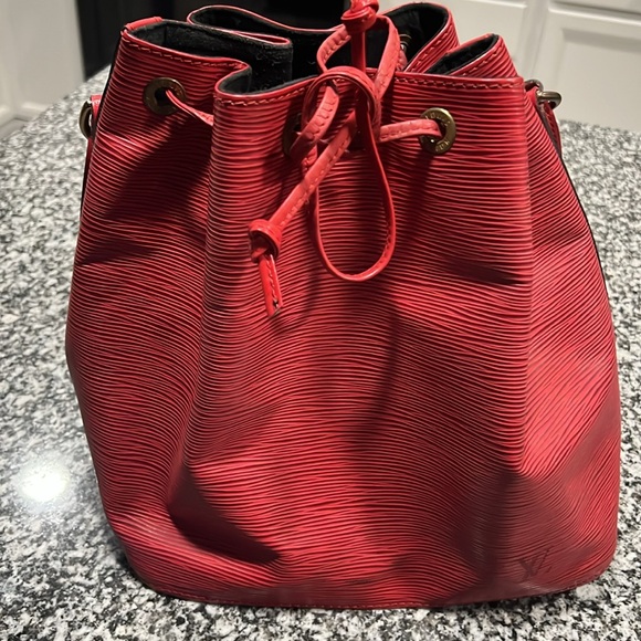 Louis Vuitton Epi Petit Noe Shoulder Bag